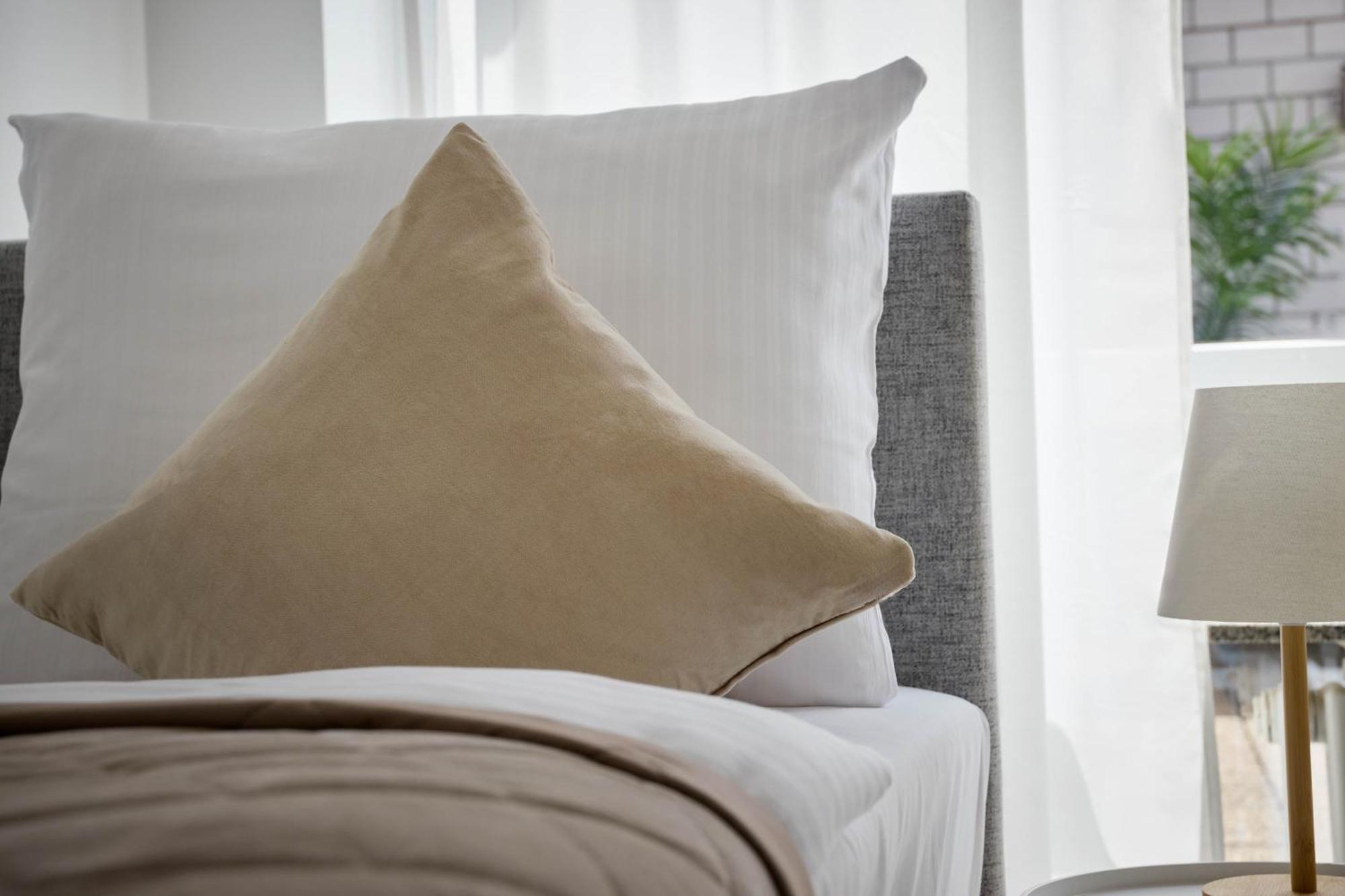 Idee Living: Penthouse Apartment Mit Parkplatz Weinheim Bagian luar foto